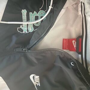 Nike Boys Sweetlax ( Lacrosse ) Windbreaker, brand new. Youth Large.